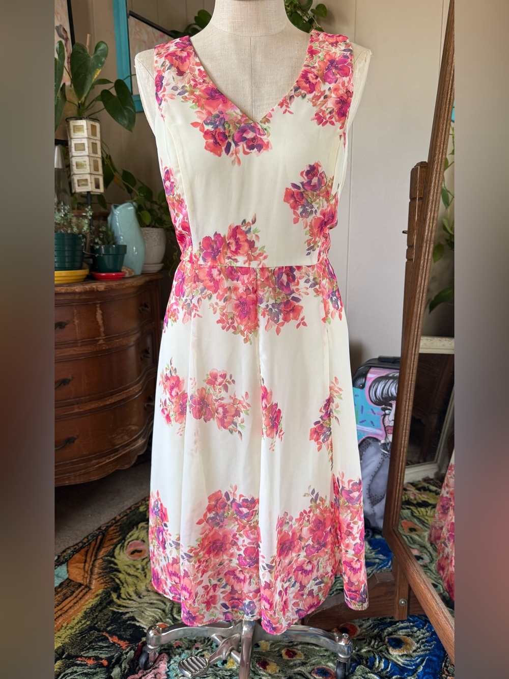 Floral V-Neck Midi Dress in Cream and Pink